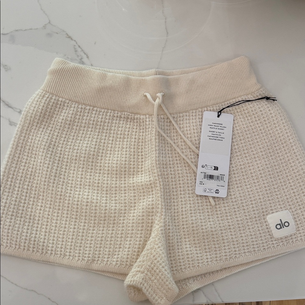 ALO Yoga Women's Cream Waffle Knit Athletic Shorts